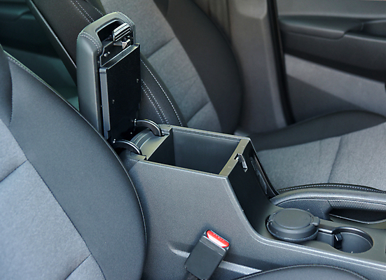 포토 JPG 해외이미지 의자 교통시설 자동차 유리 실내 사람없음 내부 상자 장비 운전 운전사 고급 수리 가죽 라디오 객실 승객 수납 네비게이션 위로 계기판 자동 제어 해외202008 해외포토 직업 육상교통 가구 교통 컨셉 모션 재질 전자제품 시설 파일형식