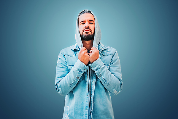 포토 JPG 해외이미지 백인 모델 라이프스타일 응시 옷 계절 공원 남자 행복 얼굴 스포츠 포즈 백그라운드 모션 휴식 거리 한명 사람 성인 야외 운동 유행 코트 흰색 도시 내추럴 스타일 해외202008 해외포토 서양인 1 시선 공공시설 감정 컬러 컨셉 건강 생활 신체부위 외투 파일형식