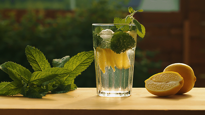 포토 JPG 해외이미지 나무 음료 조각 백그라운드 잎 과일 유리 탁자 귤 건강 사람없음 야외 초록색 물 정원 얼음 활발 거품 추위 신선 칵테일 투명 시원함 레몬 레모네이드 민트 상쾌 가스 내추럴 소다 토닉 해외202008 해외포토 자연요소 식물 감정 컬러 가구 컨셉 재질 주류 허브 에이드 파일형식