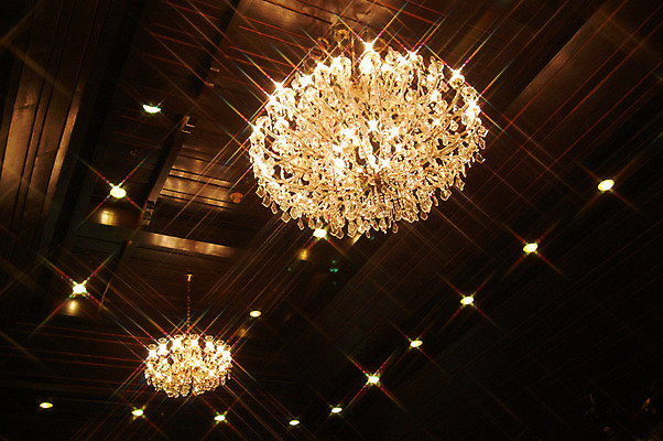 포토 JPG 해외이미지 전등 실내 사람없음 내부 방 홀 천장 해외202008 해외포토 조명 공간 파일형식