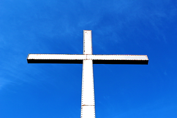 포토 JPG 해외이미지 종교 십자가 하늘 기념 사람없음 파란색 금속 심볼 기념물 해외202008 해외포토 컬러 재질 파일형식
