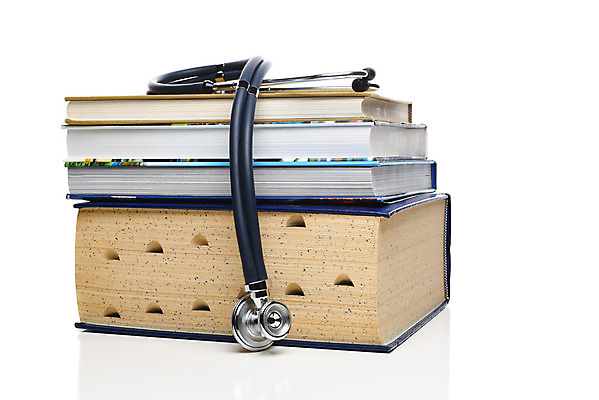 포토 JPG 해외이미지 학생 교육 과학 컨셉 청진기 사람없음 책 학습 약 쌓기 장비 흰색 고립 해외202008 해외포토 컬러 의학 의료기기 모션 파일형식