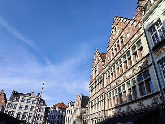 포토 JPG 해외이미지 주간 나무 식물 건축양식 거리 주택 풍경 사람없음 건물 물 햇빛 반사 수확 역사 재산 질감 복고 운하 벨기에 시들음 구식 옛날 힙스터 해외202008 해외포토 자연요소 건축물 패션 건축 농업 금융 태양 서유럽 파일형식