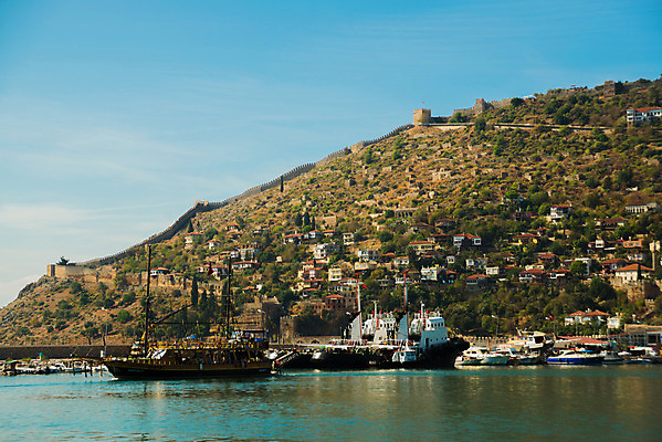 포토 JPG 해외이미지 구름 산업 선 바다 섬 여행 백그라운드 오렌지 비즈니스 건축양식 교통시설 자연 하늘 휴가 풍경 사람없음 야외 빨간색 물 여름 파란색 햇빛 태양 일출 항구 일몰 흰색 도시 보트 야간 저녁 타운 스카이라인 칠면조 수평선 해외202008 해외포토 자연요소 계절 건축 컬러 교통 배_교통 과일 조류 노을 시설 생태계 파일형식