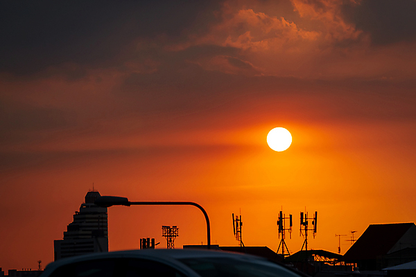 포토 JPG 해외이미지 구름 실루엣 아시아 백그라운드 오렌지 비즈니스 건축양식 통신 태국 하늘 모바일 추상 거리 아파트 안테나 동양인 사람없음 건물 빨간색 스마트폰 사무실 태양 환경 탑 텔레비전 힘 일몰 인공위성 도시 네트워크 오염 전화기 라디오 방콕 신호 방송 전염 봉 타운 스카이라인 셀룰러 해외202008 해외포토 자연요소 건축물 건축 나라 컬러 무늬 과일 주택 촬영기법 인종 전자제품 핸드폰 스마트기기 노을 질병 감염 파일형식