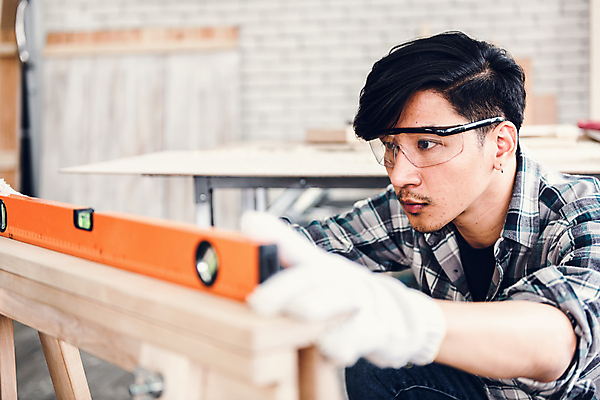 포토 JPG 해외이미지 직업 응시 남자 가구 장갑 비즈니스 건축양식 노동자 주택 프레임 기술 한명 안전 사람 내부 목재 상점 장비 공구 잡기 업무 작업실 보호 널 목수 측정 먼지 목공예 잡동사니 건축업자 수목 업그레이드 재주꾼 조작 톱질 정확 해외202008 해외포토 나무 1 시선 잡화 건축 생활용품 컨셉 재료 모션 건물 도구 작업 공예 파일형식