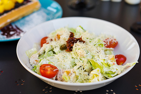 포토 JPG 해외이미지 접시 음식 빵 백그라운드 잎 다이어트 토마토 채소 재료 부분 치즈 건강 육류 요리 사람없음 초록색 빛 주방 식당 계란 식사 저녁식사 치킨 샐러드 흰색 신선 고명 체리 맛 그릴 상추 허브 시금치 점심식사 크루통 로메인상추 맛있는 해외202008 해외포토 식물 식기 컬러 컨셉 과일 식재료 주방용품 유제품 상점 알 닭고기요리 파일형식