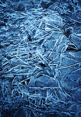 포토 JPG 해외이미지 디자인 계절 호수 백그라운드 겨울 패턴 자연 유리 표면 추상 사람없음 장식 물 파란색 냉동 얼음 어둠 추위 흰색 투명 균열 크리스탈 북극 질감 서리 내추럴 깨짐 해외202008 해외포토 자연요소 컬러 컨셉 무늬 모션 재질 광석 극지방 생태계 파일형식