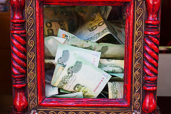 포토 JPG 해외이미지 아시아 종교 종이 백그라운드 돈 비즈니스 캘리그라피 태국 유리 나선형 사람없음 목재 빨간색 상자 숫자 믿음 중국 사찰 왕 주기 질감 기부 계산서 무료 숭배 신앙심 헬프 자선단체 해외202008 해외포토 나무 문자 감정 나라 컬러 무늬 재료 종교건축 모션 재질 도움 그룹 재산 자선 파일형식