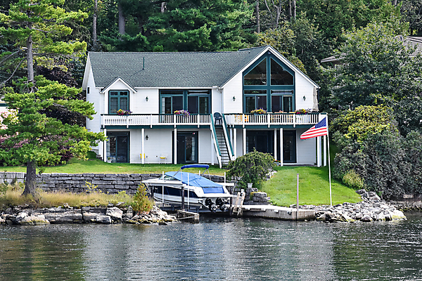 포토 JPG 해외이미지 주간 나무 공원 호수 바다 섬 여행 컨셉 캐나다 요트 건축양식 자연 휴가 주택 풍경 사람없음 야외 건물 목재 물 여름 강 환경 회색 물방울 보트 고급 숲 속도 진짜 해외202008 해외포토 자연요소 식물 건축물 계절 공공시설 건축 컬러 북아메리카 배_교통 재료 생태계 파일형식
