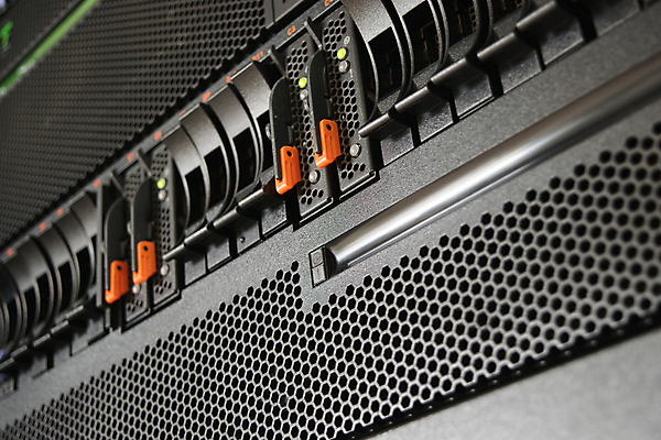 포토 JPG 해외이미지 비즈니스 표면 사람없음 가로 컴퓨터 쌓기 금속 검은색 자료 장비 운전 네트워크 센터 도서관 은색 배열 읽기 서비스 잠금 보안 테이프 수납 질서 유지 데이터베이스 서버 신발장 위기 지원 하드웨어 정확 해외202008 해외포토 교육 컬러 컨셉 모션 재질 문구용품 안전 전자제품 예절 파일형식