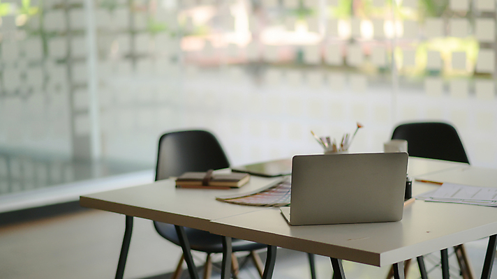 포토 JPG 해외이미지 직업 라이프스타일 디자인 커피 벽 백그라운드 컨셉 의자 비즈니스 탁자 문구용품 주택 직장 실내 사람없음 내부 목재 장식 컵 노트북 컴퓨터 사무실 우주 공책 공백 방 장비 도구 업무 작업실 정상 휴대용 디자이너 책상 오브젝트 항목 힙스터 카피스페이스 해외202008 해외포토 나무 식기 패션 음료 가구 회사 재료 건물 생활 전자제품 작업 파일형식