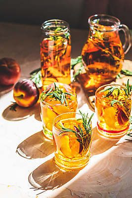 포토 JPG 해외이미지 음료 음식 조각 잎 2 오렌지 과일 유리 탁자 건강 사람없음 목재 컵 초록색 반사 노란색 냉동 얼음 주스 젖음 추위 물방울 신선 조끼 칵테일 항아리 액체 닫기 선택 달콤 떨어짐 시원함 민트 슬라이스 복숭아 온도 밀짚 유리주전자 숙성 천도복숭아 해외202008 얼림 해외포토 자연요소 나무 식물 식기 컬러 가구 컨셉 재료 모션 재질 주전자 주류 외투 도자기 맛 짚 허브 파일형식