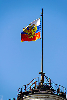 포토 JPG 해외이미지 전통 배너 유럽 아시아 문화 여행 백그라운드 건축양식 하늘 바람 사람없음 야외 건물 빨간색 여름 파란색 컬러풀 자유 흰색 깃발 심볼 러시아 깃대 봉 애국심 대통령 러시아인 모스크바 옛날 전국 통일 해외202008 해외포토 자연요소 서양인 건축물 계절 건축 나라 컬러 컨셉 날씨 파일형식