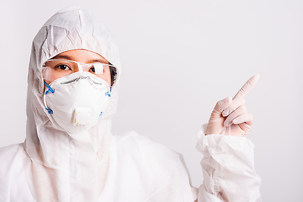 포토 JPG 해외이미지 직업 손 행복 얼굴 과학 백그라운드 유니폼 손가락 청진기 태국 건강 병원 가면 한명 미소 안전 사람 동양인 성인 약 우주 의사 흰색 가리킴 자신감 바이러스 보호 질병 예방 보여주기 고립 돌봄 전염병 해외202008 해외포토 1 옷 감정 아시아 컬러 컨셉 의학 의료기기 모션 표정 인종 손짓 신체부위 의료진 파일형식