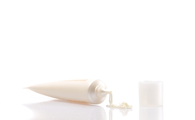 포토 JPG 해외이미지 얼굴 백그라운드 신체 포장 건강 사람없음 화장품 흰색 항아리 상품 컨테이너 플라스틱 피부 크림 피부관리 로션 고립 돌봄 위생관리 해외202008 해외포토 산업 컬러 모션 재질 관리 신체부위 뷰티 도자기 파일형식