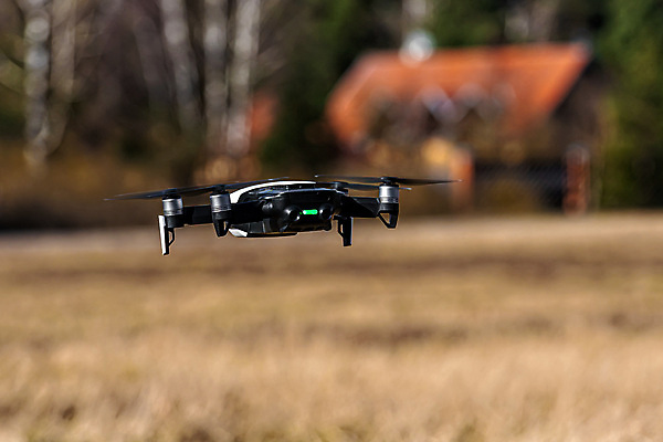 포토 JPG 해외이미지 식물 직업 산업 백그라운드 밭 농업 모션 자연 하늘 안테나 풍경 취미 사람없음 야외 농작물 농장 카메라 디지털 촬영 봄 장비 시골 헬리콥터 작음 땅 무선전화기 로봇 프로펠러 감시 멀리 동영상 혁명 드론 밭일 제어 해외202008 해외포토 계절 컨셉 통신 비행기 전자제품 크기 전화기 생태계 파일형식