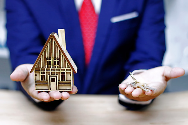 포토 JPG 해외이미지 모델 컨셉 비즈니스 열쇠 새로움 주택 사람 사람없음 금융 사무실 판매 세일 거래 재산 구매 중개인 계약 투자 경영 렌탈 부동산중개인 진짜 해외202008 해외포토 직업 부동산 건물 경제 쇼핑 파일형식