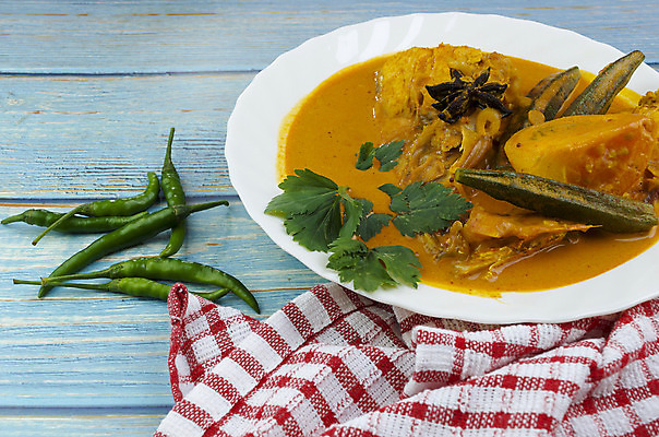 포토 JPG 해외이미지 전통 접시 아시아 조각 채소 고추 양파 건강 육류 요리 동양인 사람없음 세트 노란색 식당 식사 저녁식사 당근 우유 신선 맛 해산물 향신료 메뉴 매움 인도네시아 레시피 카레 말레이시아 단백질 인기 맛있는 해외202008 해외포토 식기 나라 음식 컬러 컨셉 식재료 유제품 뿌리채소 인종 상점 영양소 향미료 파일형식