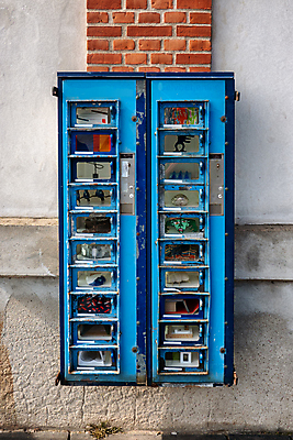 포토 JPG 해외이미지 디자인 음식 일러스트 비즈니스 건강 사탕 사람없음 초콜릿 동전 기계 장비 바 플랫 달콤 폐기물 상품 플라스틱 오브젝트 일반 고립 매각 자동 스타일 해외202008 해외포토 돈 재질 디저트 맛 쓰레기 파일형식