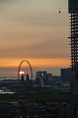 포토 JPG 해외이미지 실루엣 산업 건축양식 하늘 풍경 사람없음 건물 강 도시풍경 태양 일출 탑 황혼 일몰 새벽 도시 야간 저녁 기중기 런던 스카이라인 싱가폴 해외202008 해외포토 자연요소 건축물 건축 아시아 영국 촬영기법 노을 중장비 파일형식