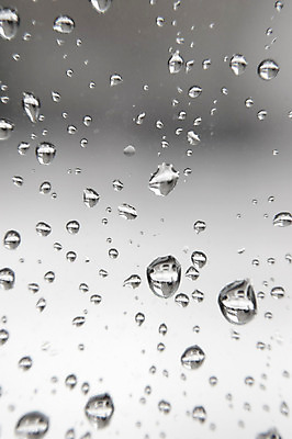 포토 JPG 해외이미지 모양 백그라운드 창문 자연 유리 날씨 추상 사람없음 물 반사 거품 젖음 물방울 투명 떨어짐 빗방울 질감 내추럴 해외202008 해외포토 자연요소 컨셉 무늬 재질 비_날씨 생태계 파일형식