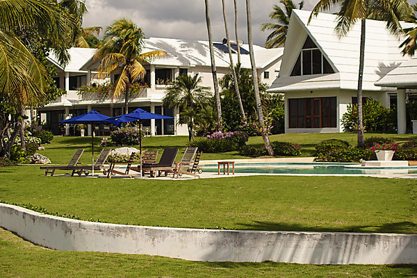 포토 JPG 해외이미지 라이프스타일 외관 계절 여행 건축양식 하늘 호텔 휴가 휴식 주택 손바닥 풍경 사람없음 야외 건물 물 여름 파란색 여행객 정원 발코니 재산 황금 고급 야간 빌라 맨션 휴양지 장면 공화국 도미니카공화국 해외202008 해외포토 자연요소 건축물 손 건축 나라 컬러 컨셉 숙소 사람 생활 금융 장소 남아메리카 파일형식