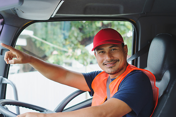 포토 JPG 해외이미지 직업 남자 행복 산업 여행 유니폼 오렌지 비즈니스 가이드 교통시설 노동자 한명 안전 사람 동양인 중국 재킷 트럭 화물 업무 운전사 닫기 보호 큼 확인 경영자 보안 상업 짐차 무거움 트레일러 캡모자 해외202008 해외포토 모자_잡화 1 옷 감정 아시아 교통 컨셉 과일 모션 자동차 인종 외투 운송업 작업 무게 크기 시설 리더 파일형식