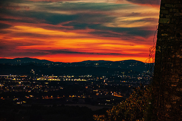 포토 JPG 해외이미지 실루엣 날씨 휴가 사람없음 빛 세계 햇빛 평화 일출 침묵 이탈리아 새벽 활발 꿈 낭만 자유 광선 표현 시간 혈액 분위기 저녁 열정 마법 천국 네비게이션 연극 고딕 독립 르네상스 순례자 해외202008 해외포토 자연요소 감정 유럽 컨셉 문화예술 촬영기법 태양 노을 소리 야간 파일형식