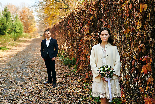 포토 JPG 해외이미지 백인 라이프스타일 커플 공원 여자 남자 딸 행복 결혼 2 가족 관계 자연 결혼식 엄마 남편 휴가 함께함 사랑 사람 성인 야외 두명 부모 낭만 흰색 축하 아내 아빠 해외202008 해외포토 서양인 공공시설 감정 컬러 컨셉 이벤트 생활 생태계 파일형식