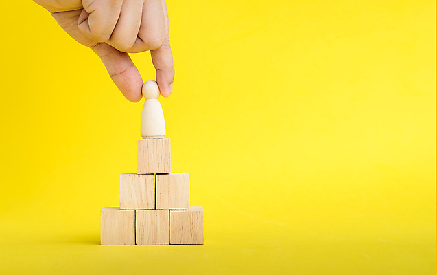 포토 JPG 해외이미지 직업 손 컨셉 회사 비즈니스 CEO 성공 협력 안내 아이디어 서기 사람 사람없음 파란색 경쟁 그룹 계획 대표 방향 종업원 심볼 경영자 리더 창업 비전 커뮤니티 경영 소셜 승자 정치 지원 채용 특별함 카피스페이스 해외202008 해외포토 컬러 모션 신체부위 공백 자영업 파일형식