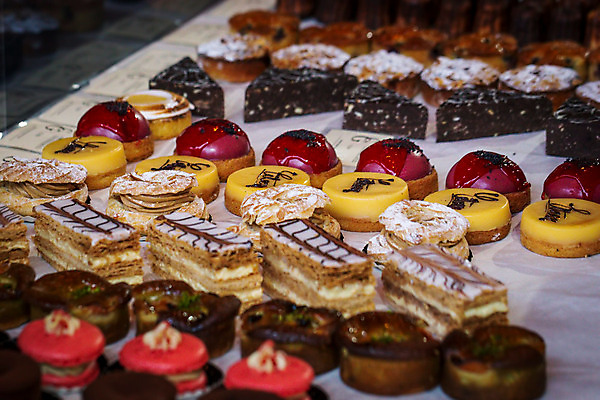 포토 JPG 해외이미지 음식 디저트 종류 사람없음 장식 컬러풀 판매 과자 케이크 상점 초콜릿 빵집 신선 도시 시장 달콤 유혹 크림 런던 모음 장인 식용 맛있는 해외202008 해외포토 컬러 컨셉 영국 한글 맛 파일형식