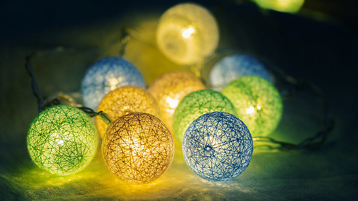 포토 JPG 해외이미지 모양 조각 백그라운드 컨셉 크리스마스 비즈니스 전구 조명 새해 사람없음 건물 장식 파란색 빛 우주 환경 디지털 장비 에너지 추위 흰색 램프 축하 절약 투명 창고 오브젝트 심플 전자 네온 빛망울 고립 광 다이오드 배기가스 엘리먼트 해외202008 해외포토 건축물 기념일 컬러 파일형식