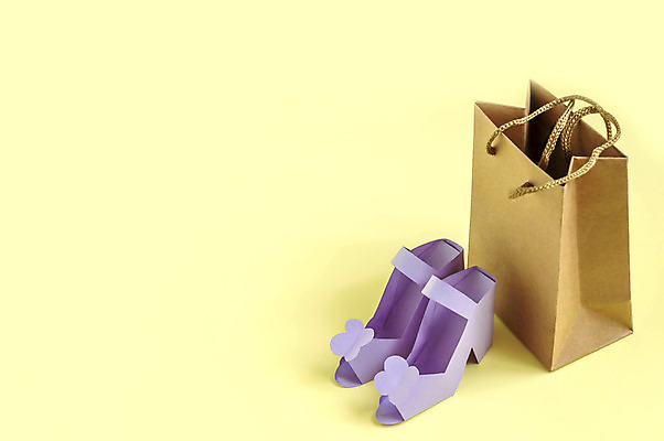 포토 JPG 해외이미지 디자인 배너 계절 여자 종이 백그라운드 신발 가방 발 선물 취미 사람없음 장식 쇼핑 컬러풀 노란색 유행 세일 화려 선택 구매 상품 가격 상업 패키지 소매 승진 수공예 관심 핸드메이드 환불 스타일 제의 해외202008 해외포토 잡화 컬러 컨셉 사람 신체부위 금융 공예 파일형식