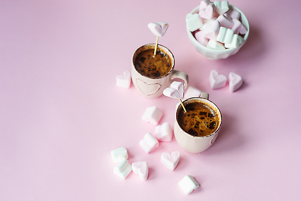 포토 JPG 해외이미지 분홍색 디저트 발렌타인데이 사랑 사람없음 컵 달콤 마시멜로우 해외202008 해외포토 식기 감정 음식 컬러 데이이벤트 맛 파일형식