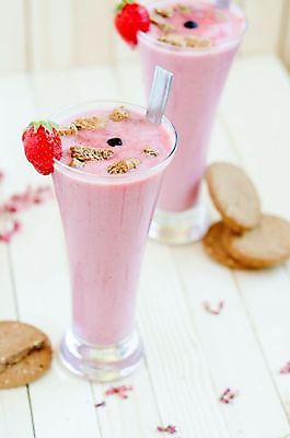 포토 JPG 해외이미지 음료 분홍색 딸기 디저트 사람없음 아웃포커스 쿠키 밀크쉐이크 해외202008 해외포토 음식 컬러 과일 촬영기법 쉐이크 파일형식