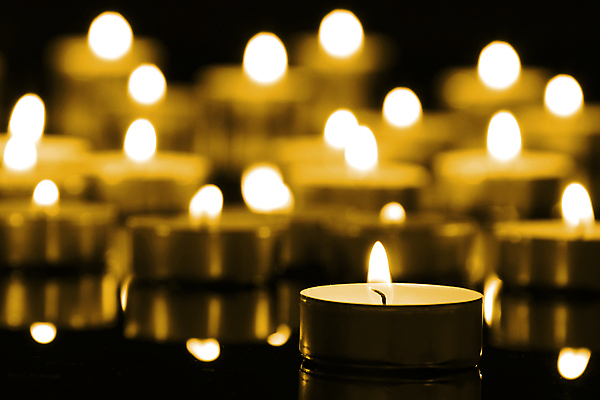 포토 JPG 해외이미지 디자인 종교 백그라운드 크리스마스 촛불 탁자 불 휴가 휴식 주택 사람없음 장식 빛 세트 노란색 교회 평화 검은색 축제 스파 어둠 희망 낭만 흰색 기도 축하 뜨거움 영혼 야간 심볼 명상 오브젝트 고립 광 심지 왁스 화상 현실 해외202008 해외포토 자연요소 기념일 감정 컬러 가구 컨셉 초 종교건축 건물 상처 파일형식