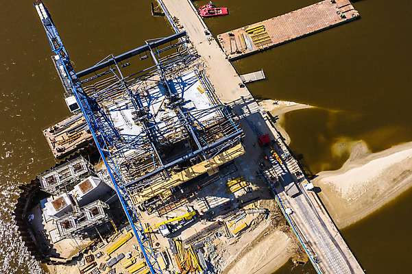 포토 JPG 해외이미지 직업 산업 아시아 교통수단 건축양식 교통시설 사람없음 야외 가로 금속 장비 건설현장 고속도로 연결 출퇴근 2015년 말레이시아 설치 콘크리트 해외202008 해외포토 건축 나라 도로 교통 비즈니스 재질 건설업 연도 시설 파일형식