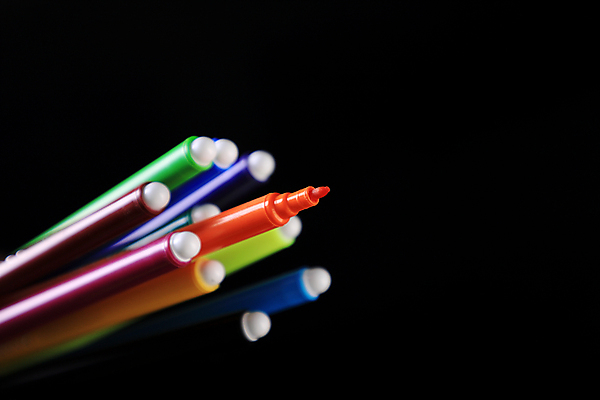 포토 JPG 해외이미지 백그라운드 학교 표시 문구용품 사람없음 컬러풀 펜 끝 스케치 오브젝트 신학기 형광펜 무료 펠트 해외202008 해외포토 교육 컬러 미술 필기구 파일형식 천_직물