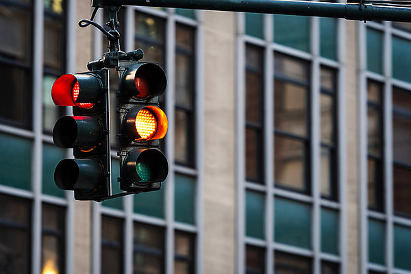 포토 JPG 해외이미지 도로 컨셉 비즈니스 교통시설 하늘 거리 경고 안전 사람없음 야외 건물 빨간색 초록색 빛 도시풍경 노란색 고층빌딩 미국 램프 긴급 도시 막대기 센터 위험 큼 교차로 심볼 묘사 사인 신호 맨해튼 빛망울 건너기 그만 방법 제어 해외202008 해외포토 건축물 길 컬러 교통 북아메리카 모션 조명 풍경 빌딩 크기 시설 뉴욕 파일형식