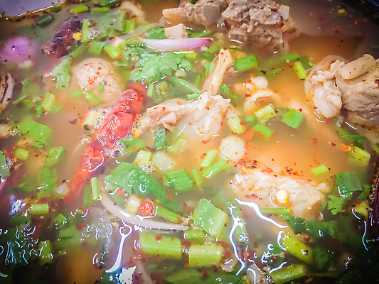 포토 JPG 해외이미지 전통 접시 음식 백그라운드 토마토 채소 재료 태국 고추 양파 건강 육류 돼지고기 요리 동양인 사람없음 빨간색 초록색 주방 식당 식사 저녁식사 추위 뜨거움 사발 고수 아침식사 수프 허브 매움 후추 갈비뼈 점심식사 끓이기 연골 스타일 맛있는 해외202008 해외포토 식물 식기 아시아 컬러 식재료 모션 뼈 인종 상점 사기그릇 맛 향신료 파일형식