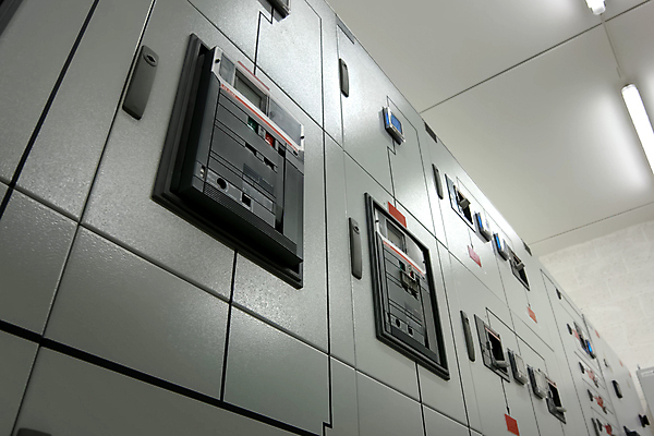 포토 JPG 해외이미지 산업 선 컨셉 인터넷 비즈니스 통신 사람없음 빨간색 파란색 컴퓨터 디지털 자료 장비 정보 업무 그물 네트워크 그룹 날짜 센터 플러그 코드 연결 접속 묘사 전자 철사 시스템 포트 잭 스위치 서버 인터페이스 전용 하드웨어 네트워킹 제공자 해외202008 해외포토 컬러 전자제품 작업 파일형식