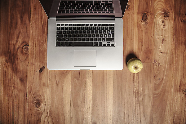 포토 JPG 해외이미지 음식 백그라운드 컨셉 다이어트 과일 탁자 아이디어 직장 앉기 사람없음 목재 초록색 노트북 사무실 식사 에너지 수확 키보드 시간 업무 체험 사과 정상 기아 책상 만족 점심식사 경영 단절 옛날 해외202008 해외포토 나무 감정 컬러 가구 농업 회사 비즈니스 재료 모션 건강 전자제품 작업 사회이슈 파일형식