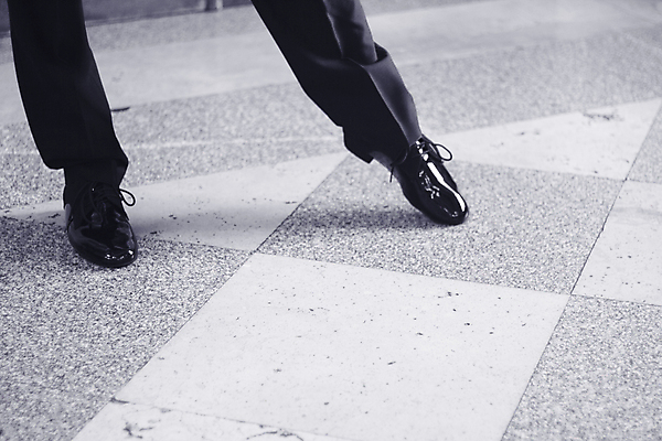 포토 JPG 해외이미지 직업 커플 드레스 남자 스포츠 공 모션 발 사람 사람없음 검은색 경쟁 댄서 흰색 춤 가운 쌍 쇼 느림 실행 진짜 탱고 표준 해외202008 해외포토 옷 컬러 컨셉 관계 문화예술 신체부위 파일형식