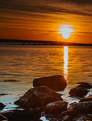 포토 JPG 해외이미지 유럽 호수 모래 바다 여행 건축양식 자연 하늘 휴가 주택 등대 노르웨이 국립공원 풍경 해변 사람없음 야외 물 여름 파란색 일몰 낭만 바위 다발 포트 내추럴 다도해 돌무덤 스칸디나비아 해외202008 해외포토 자연요소 계절 공원 건축 나라 컬러 컨셉 건물 노을 돌_바위 무덤 생태계 파일형식