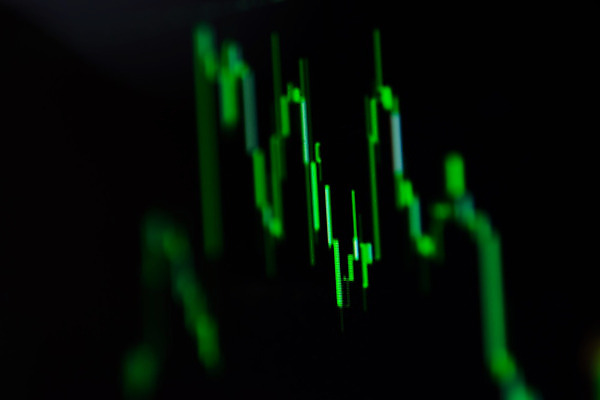 포토 JPG 해외이미지 백그라운드 컨셉 지도 돈 일러스트 비즈니스 통계 그래프 화살 거리 사람없음 금융 경제 세계 글로벌 지구본 판매 디지털 자료 가을 시장 주식 위험 가격 분석 무역 투자 문제 파산 나쁜 빚 고용 그만 적자 해외202008 해외포토 계절 산업 구직 재산 채용 파일형식