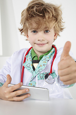 포토 JPG 해외이미지 1 손 교육 행복 얼굴 어린이 과학 컨셉 청진기 미래 아이디어 한명 사람 소년 학습 기쁨 환자 간호사 의사 흰색 표현 체험 메시지 작음 종업원 전화기 연습 만족 긍정 걸음마 고립 지능 해외202008 해외포토 직업 남자 감정 컬러 의학 의료기기 모션 신체부위 의료진 크기 파일형식