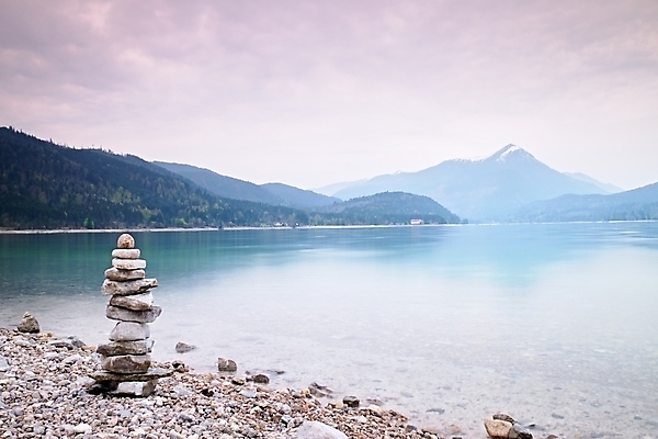 포토 JPG 해외이미지 1 유럽 호수 바다 백그라운드 부분 자연 하늘 산 풍경 사람없음 야외 파란색 쌓기 힘 회색 조약돌 바위 전원 만 그룹 가장자리 작음 배열 언덕 오브젝트 피라미드 알프스 질서 흙더미 줄서기 수평선 해외202008 해외포토 건축물 나라 컬러 모션 흙 돌_바위 예절 둘레 전기에너지 크기 생태계 랜드마크 파일형식 더미
