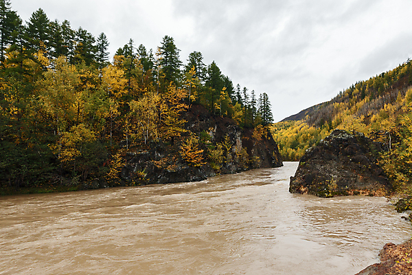 포토 JPG 해외이미지 계절 여행 오렌지 자연 휴식 산 풍경 사람없음 야외 초록색 강 컬러풀 환경 골짜기 화목 침묵 흐름 가을 바위 전원 개울 황금 숲 그림 생태계 러시아 안심 내추럴 산악지대 지리 해외202008 해외포토 유럽 컬러 컨셉 과일 육류 소리 돌_바위 전기에너지 파일형식