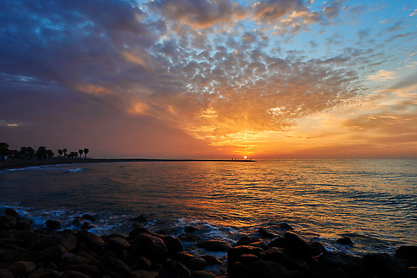 포토 JPG 해외이미지 구름 모래 파도 바다 여행 오렌지 자연 하늘 아침 날씨 휴가 파노라마 풍경 사람없음 물 여름 파란색 빛 햇빛 태양 일출 맑음 황혼 일몰 봄 스페인 황금 저녁 지중해 내추럴 수평선 해외202008 해외포토 주간 자연요소 계절 유럽 컬러 과일 촬영기법 노을 야간 생태계 파일형식